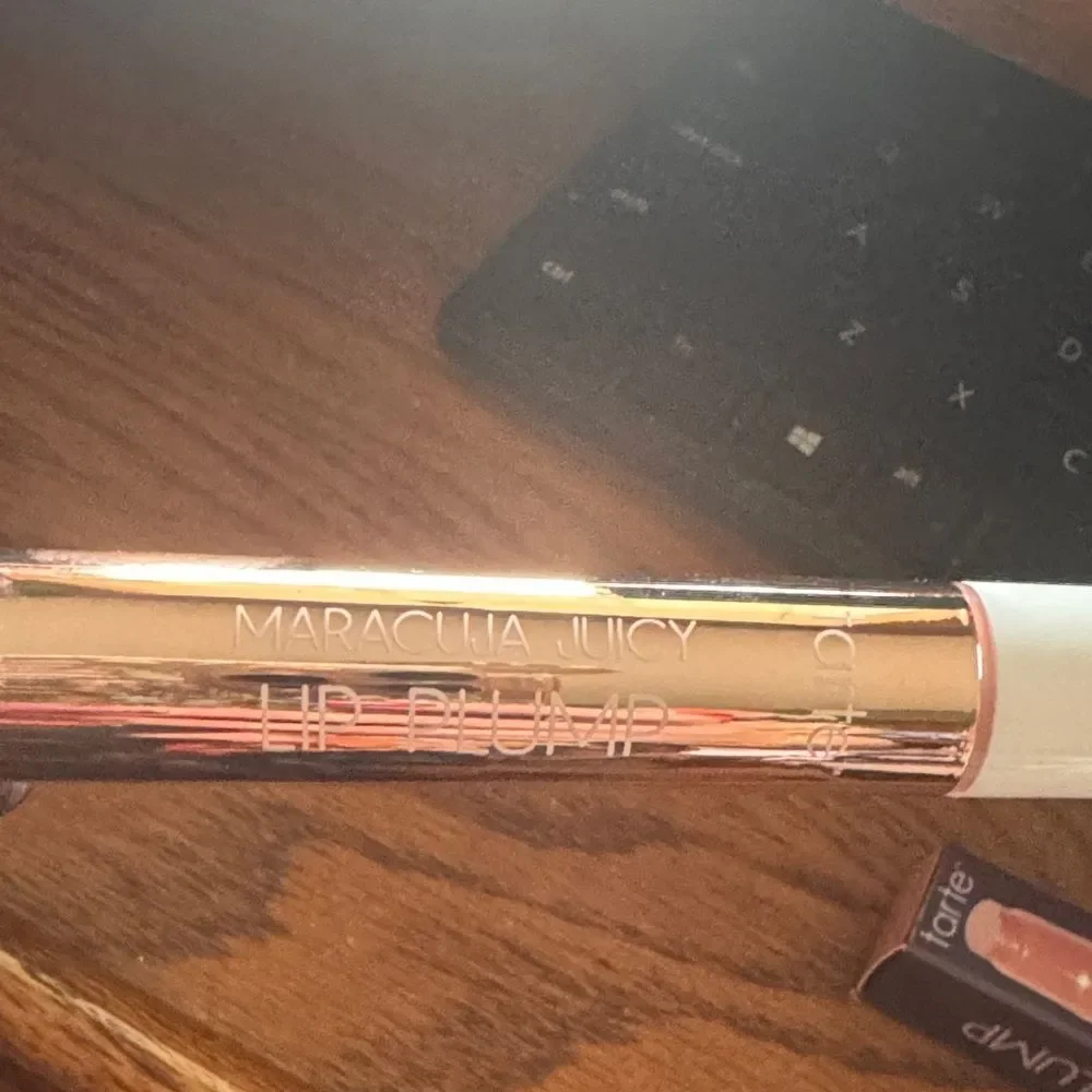 Tarte Maracuja Juicy Lip Plump - white peach
